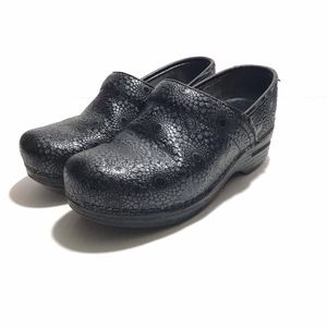 Dansko XP Clogs Texture Printed Black Size 37